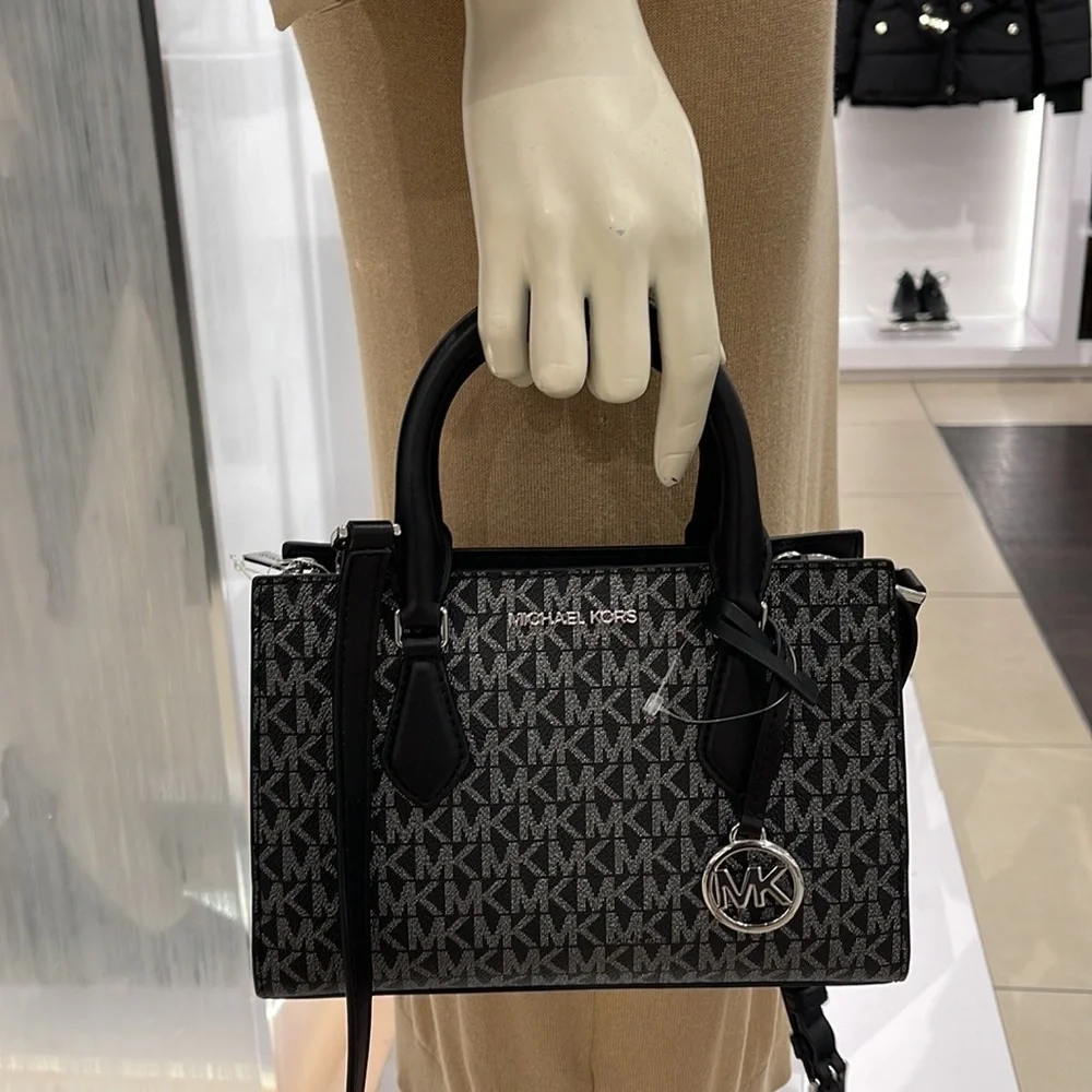 MICHAEL KORS
Sheila Small Faux Saffiano Leather Satchel
Black/Silver
NWT - Picture 8 of 16